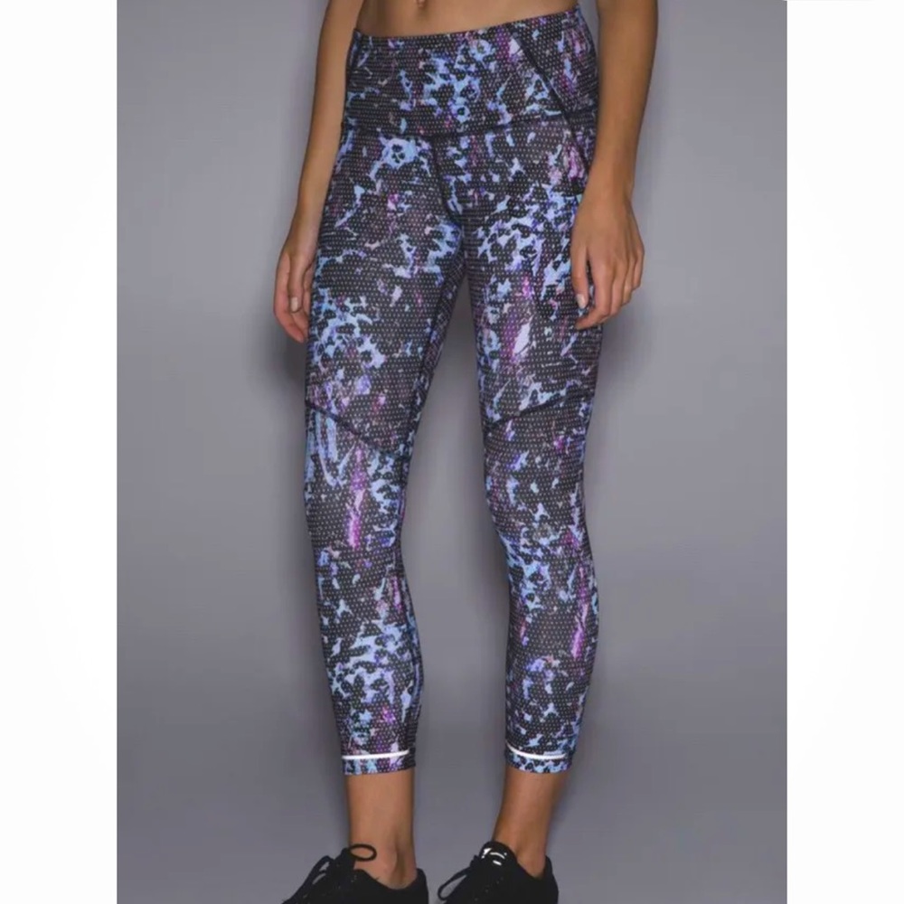 LULULEMON Floral Sport Tranquil Blue {All Sport Crop Legging} Size 4